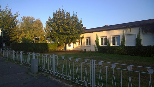 Blick in Richtung Gaststätte und Spielplatz