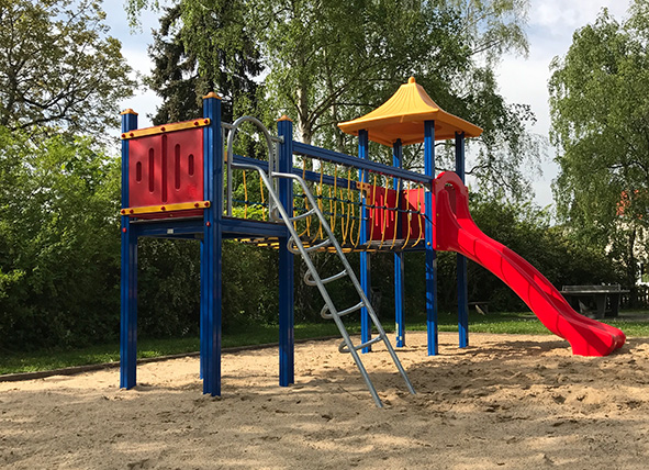 Spielgeräte am Buchenweg